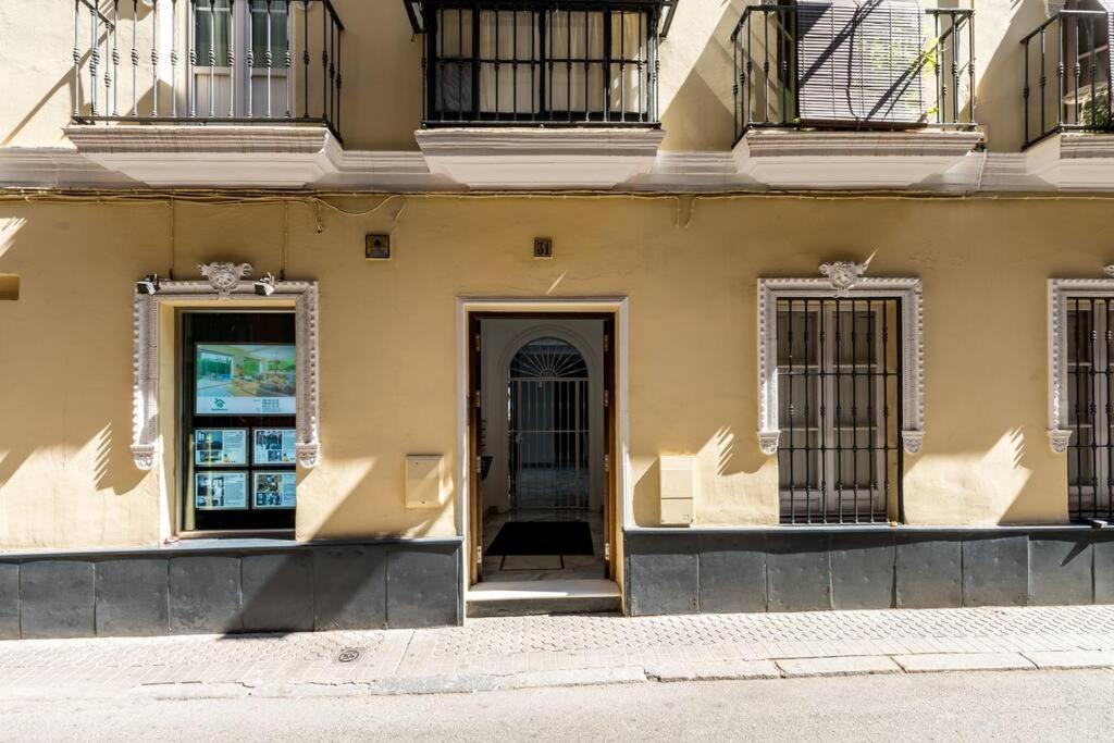 Behouse Alfalfa Seville Exterior photo